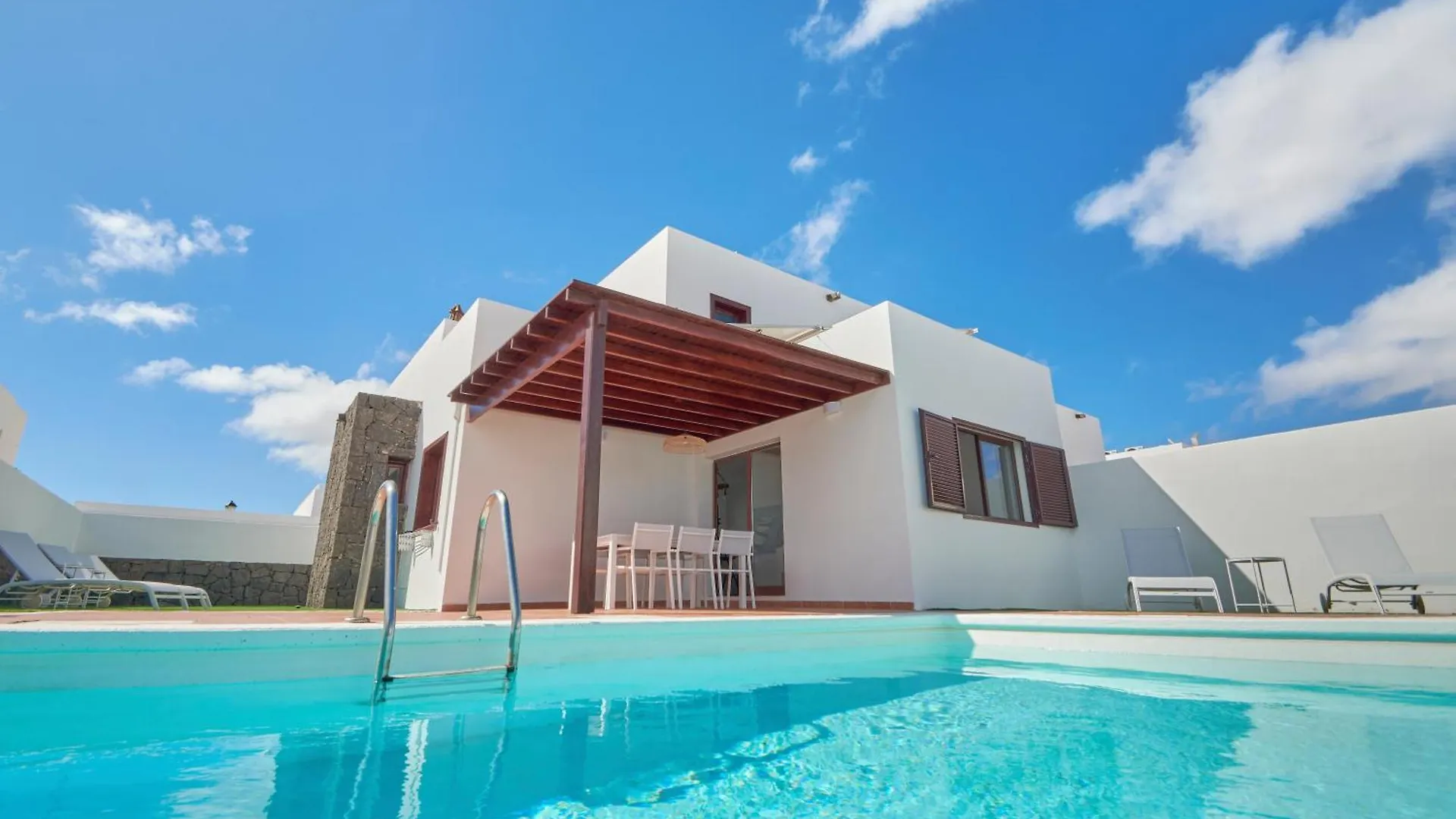 Vakantiehuis Casa Nolva Heated Pool Villa Playa Blanca